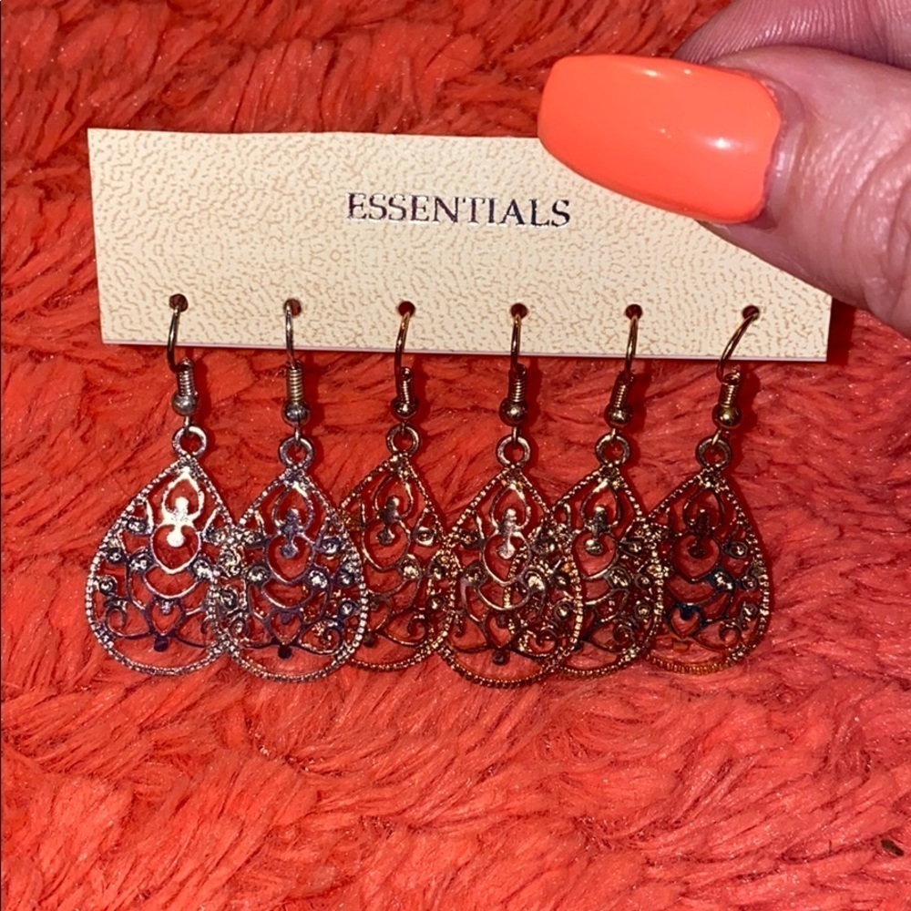 NWT essentials earrings